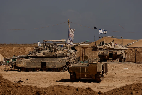 Bombardeio de Israel expulsa palestinos de casa na Cidade de Gaza