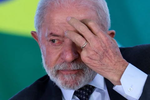 Lula diz que Brasil sobrevive sem EUA e promete buscar novos parceiros