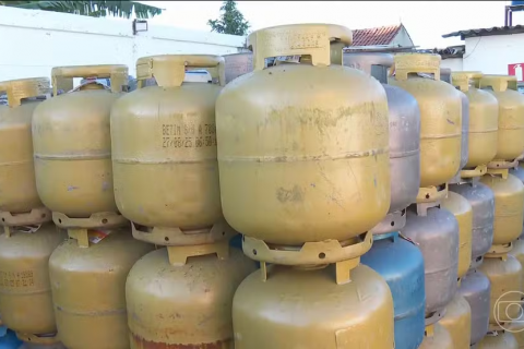 Gás do Povo começa recarga gratuita de botijões nesta segunda (24); veja como vai funcionar