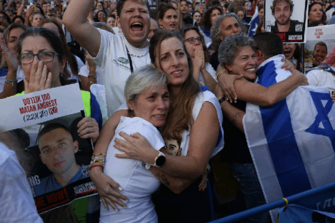 Em feito histórico, Hamas liberta os últimos 20 reféns israelenses vivos após mais de 700 dias de cativeiro em Gaza