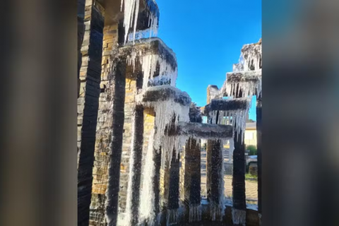 Dia mais frio do ano em Santa Catarina com -8,16ºC tem sincelo e chafariz congelado; VÍDEO