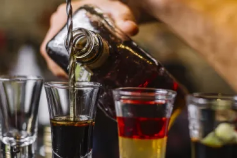 Não tem como identificar metanol a olho nu, diz pesquisadora à CNN